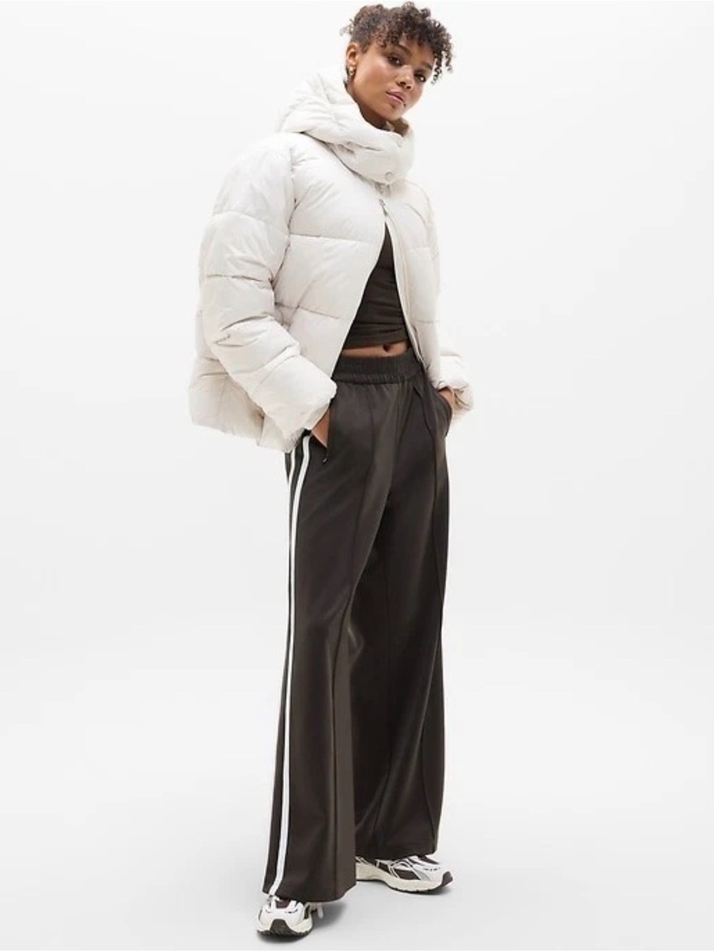Athleta PS Petite Small Tempo Mid Rise Wide Leg Track Pant Truffle/White NEW!